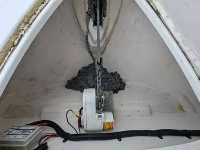 2004 Sealine F34 Boat for Sale in Dover Marina 3