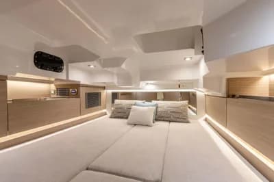 2027 Jeanneau Cap Camarat 10.5 CC | 11m 2