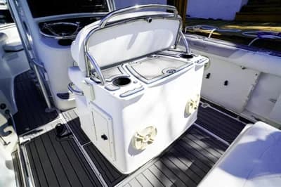 2004 Boston Whaler 240 Outrage 3