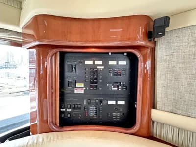 2002 Sea Ray 560 Sedan Bridge | 56 ft 3