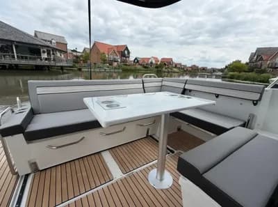 2025 Jeanneau Merry Fisher 895 S2 Boat for Sale in Lincoln 3