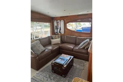Hatteras 54 Convertible 3