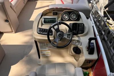 2015 Sweetwater Premium Edition 200 | 22.2 ft 4