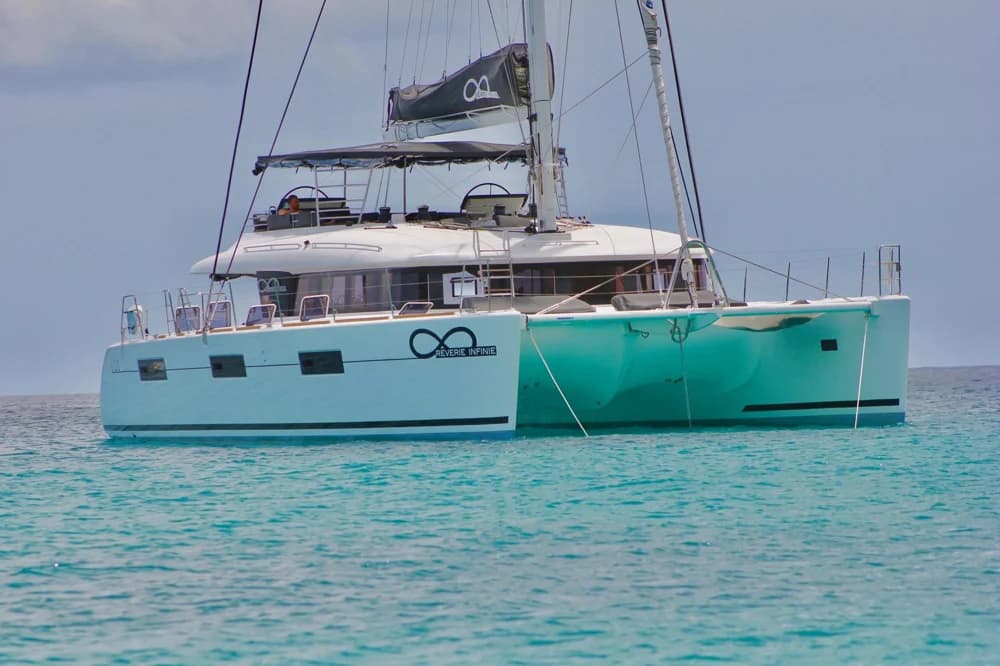 2016 Lagoon 620 | 62 ft