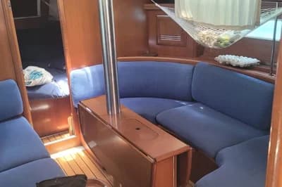 2003 Beneteau Oceanis Clipper 361 | 36.3 ft 4
