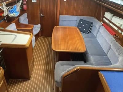 2002 Bavaria 37 Boat for Sale in Plymouth 2