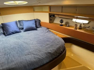 2010 Fairline Targa 44 Boat for Sale in Southampton 4