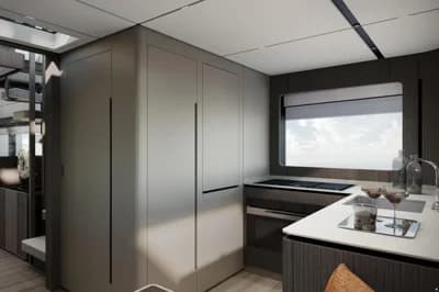 Ferretti Infynito 80 3
