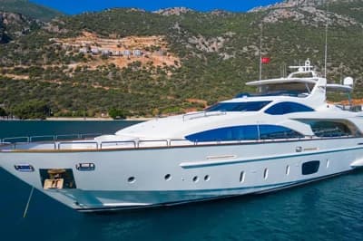2011 Azimut 105 2