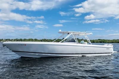 2011 Intrepid 400 Center Console 2