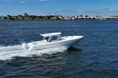 2011 Intrepid 400 Center Console 3