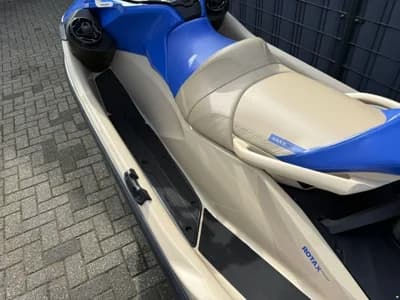 Sea-Doo Wake Pro 230 4