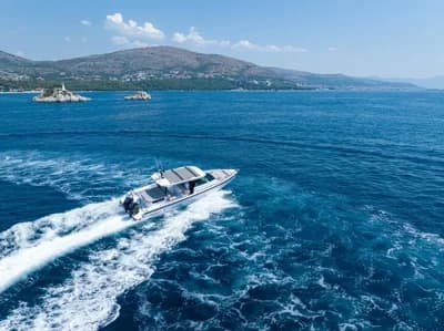 2024 Axopar 37 Sun-Top | 37.7 ft 2