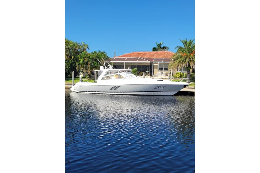 2016 Intrepid 475 Sport Yacht