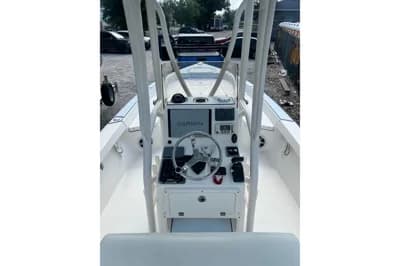 2017 Pathfinder 2400 TRS 3