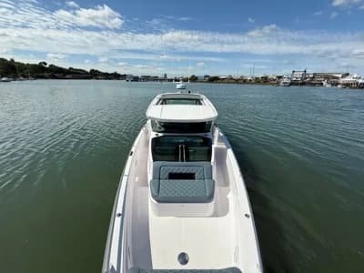 2022 Axopar 37 XC Cross Cabin | 11m 3
