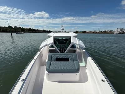 2022 Axopar 37 XC Cross Cabin | 11m 4