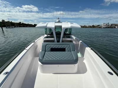 2022 Axopar 37 XC Cross Cabin | 11m 5