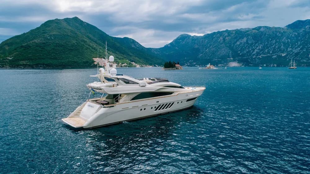 2010 Dominator 29M — LADY MURA
