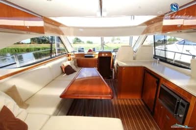 Rivièra 4700 Sport Yacht 5
