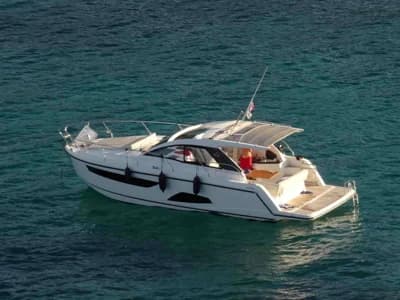 Sealine 330 HT 2