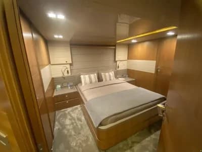 Ferretti Custom Line 100 3