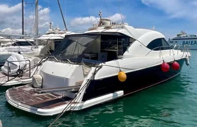 2008 Riviera 4700 Sport Yacht | 54ft 2
