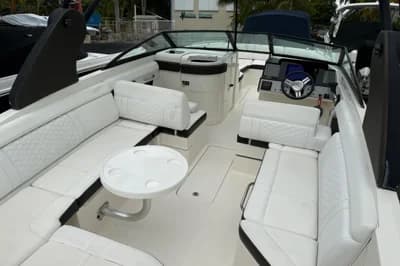 2018 Sea Ray SDX 270 Outboard | 29ft 3