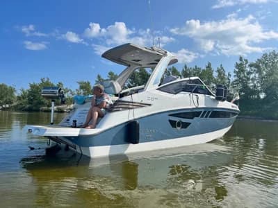 2021 Cobrey 28 SC | 28 ft 2