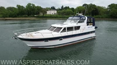 2010 Trader 42 Signature Boat for Sale in Southampton 2