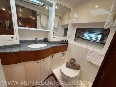 2010 Trader 42 Signature Boat for Sale in Southampton 5