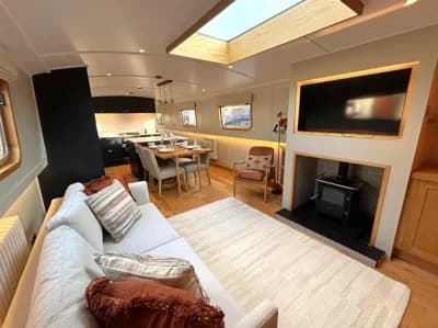 2023 Waterspace Living Hampton 70 Boat for Sale in Nottinghamshire 5