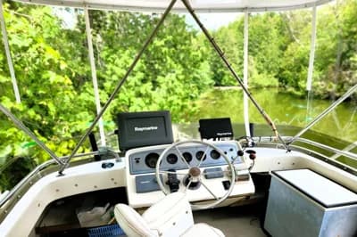 1982 Mainship 34 Trawler | 34 ft 2