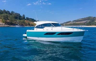 SPIRIT 31 HT OUTBOARD 2
