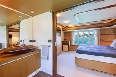 2005 Ferretti Yachts 731 Boat for Sale in Palma 4
