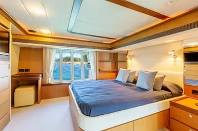 2005 Ferretti Yachts 731 Boat for Sale in Palma 5