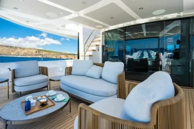 2022 Sunseeker 88 Yacht Boat for Sale in Palma 4
