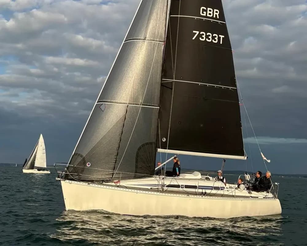 1999 Elan 333 Boat for Sale in Lymington