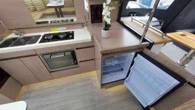 2023 Sealine C390 Boat for Sale in Bowness-on-Windermere 3