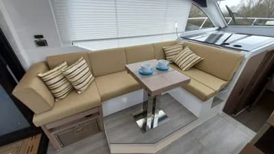 2023 Sealine C390 Boat for Sale in Bowness-on-Windermere 5