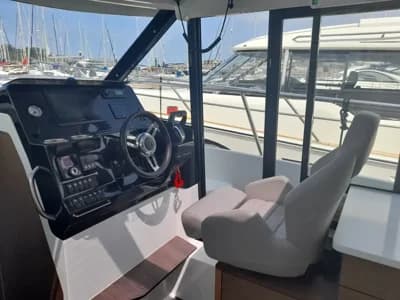 2020 Jeanneau Merry Fisher 1095 Coupé Boat for Sale in Conwy Marina 3