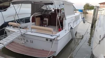 CHRIS CRAFT CHRIS CRAFT 31 COMMANDER 2