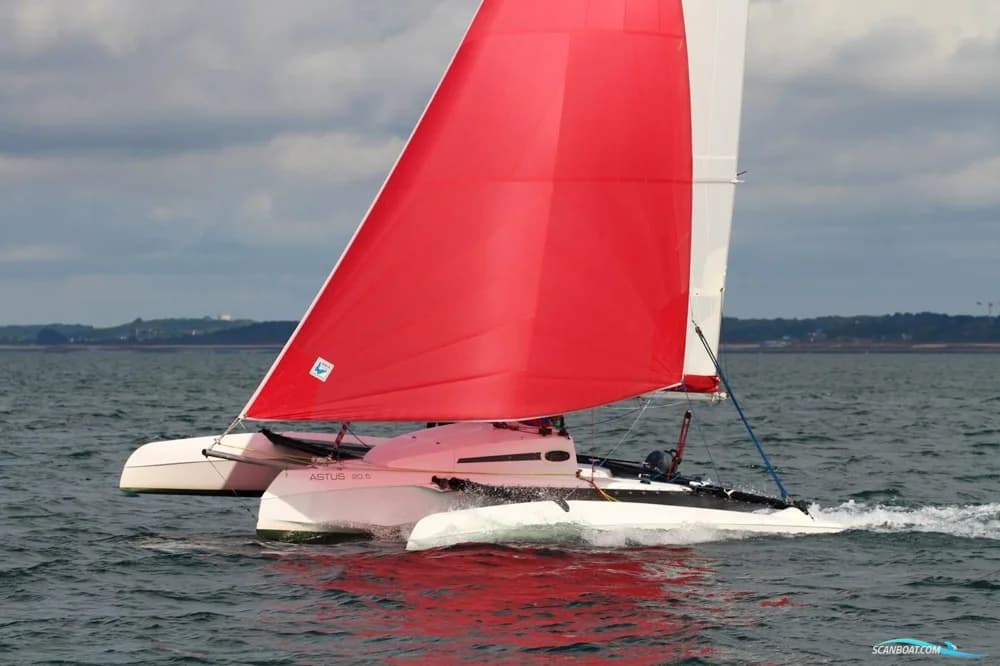 Astus 20.5 Trimaran