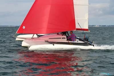 Astus 20.5 Trimaran 3
