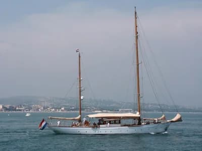 IDUNA 4