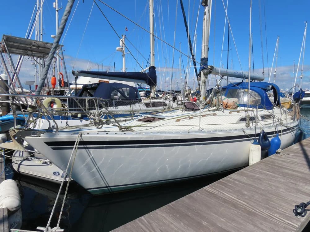 1985 Moody 37 Boat for Sale in Portland Marina