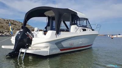 Beneteau Antares 780 4