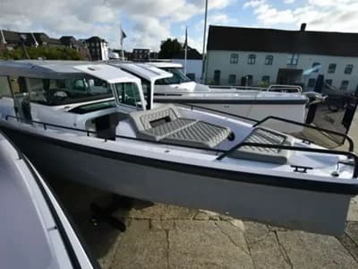 2020 Axopar 37 XC Cross Cabin Boat for Sale in Weymouth 2