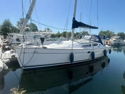 2003 Jeanneau Sun Odyssey 35 Boat for Sale in Chichester 2