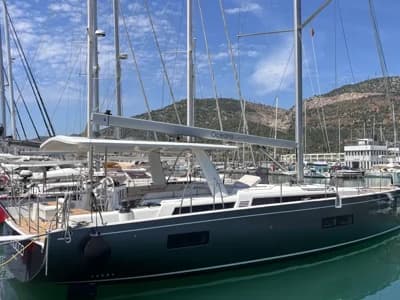 2020 Beneteau Oceanis Yacht 54 Boat for Sale in Barcelona 2
